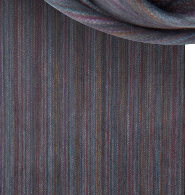 Alpaca scarf, Dark Blue Variegated, close up of the weave